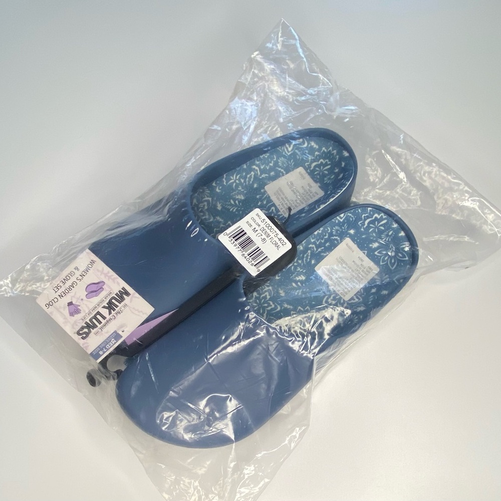 Muk Luks Slide-On Clogs, Slip-On Clogs & Glove Set,  Size: M (7-8) - Picture 7 of 13